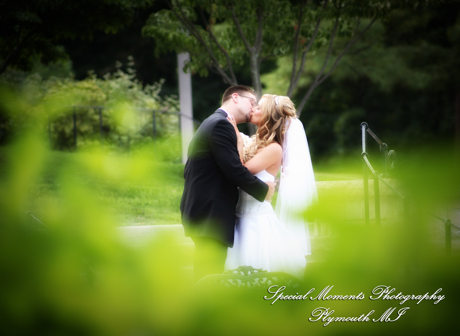 Jim & Mary at St. Hugo of the Hills Bloomfield Hills MI wedding photograph