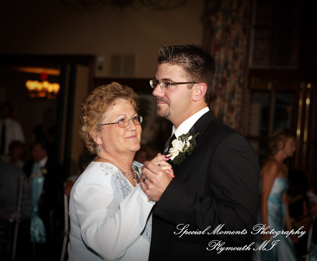 Jim & Mary at Community House of Birmingham MI wedding photograph