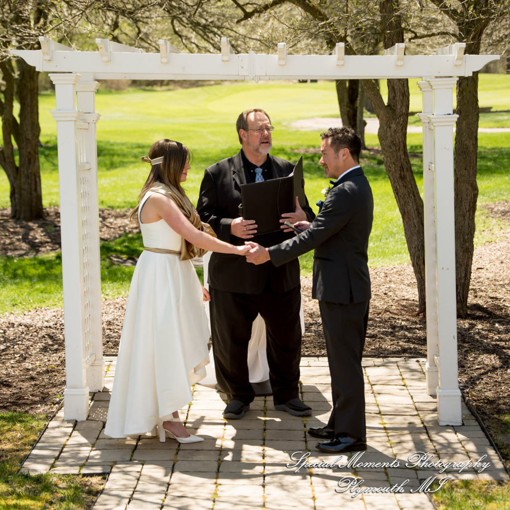 Lenore & Michael at Stonebridge Golf Club - Ann Arbor MI wedding photograph