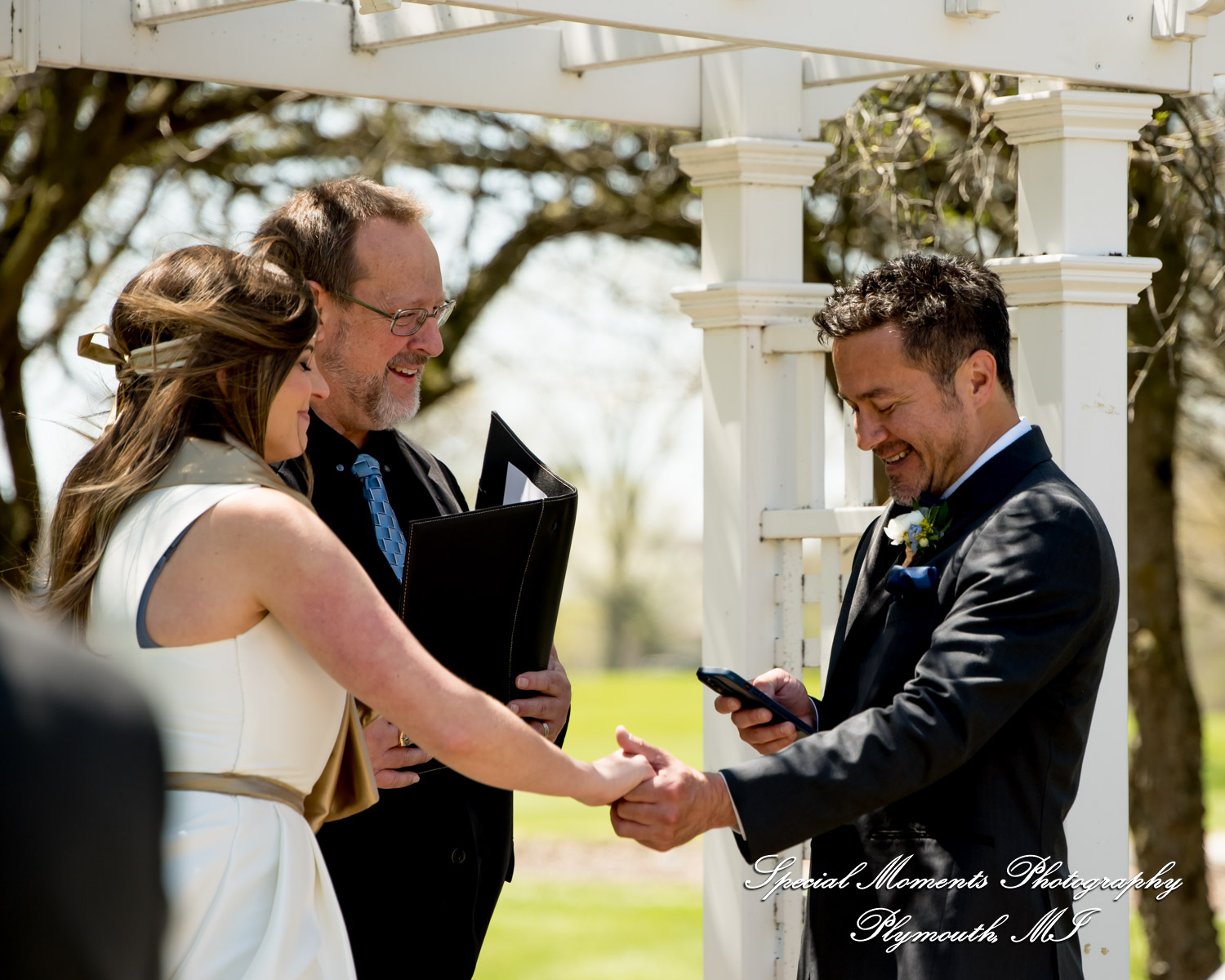 Lenore & Michael at Stonebridge Golf Club - Ann Arbor MI wedding photograph