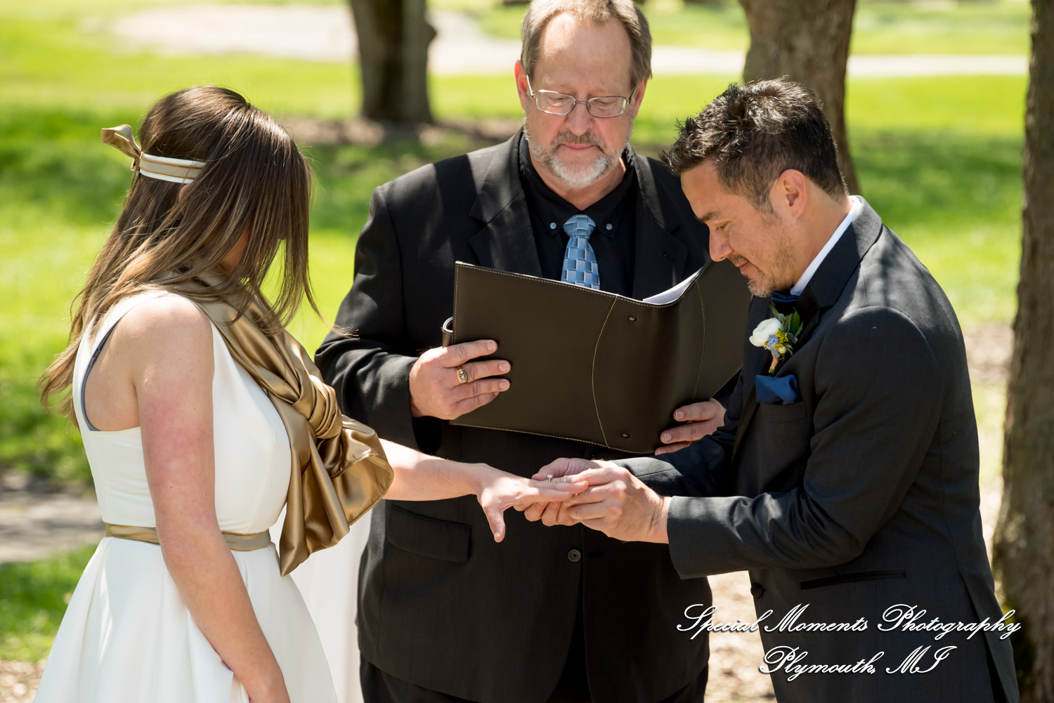Lenore & Michael at Stonebridge Golf Club - Ann Arbor MI wedding photograph