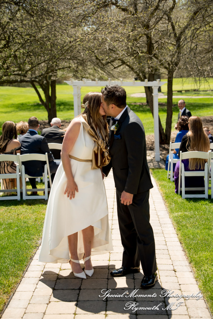 Lenore & Michael at Stonebridge Golf Club Ann Arbor MI wedding photograph