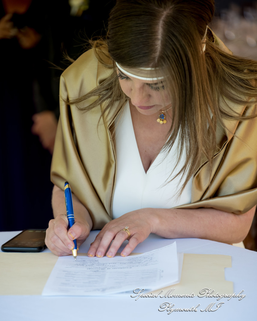 Lenore & Michael at Stonebridge Golf Club Ann Arbor MI wedding photograph