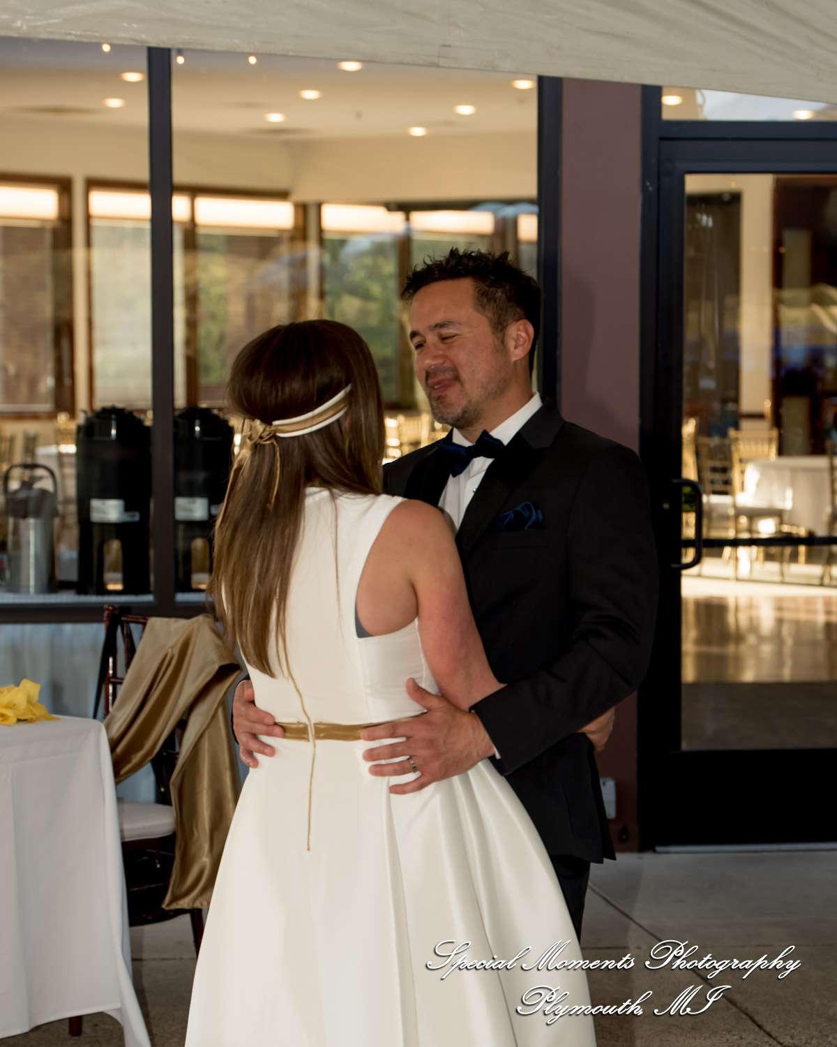 Lenore & Michael at Stonebridge Golf Club Ann Arbor MI wedding photograph