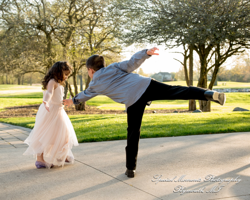 Lenore & Michael at Stonebridge Golf Club Ann Arbor MI wedding photograph