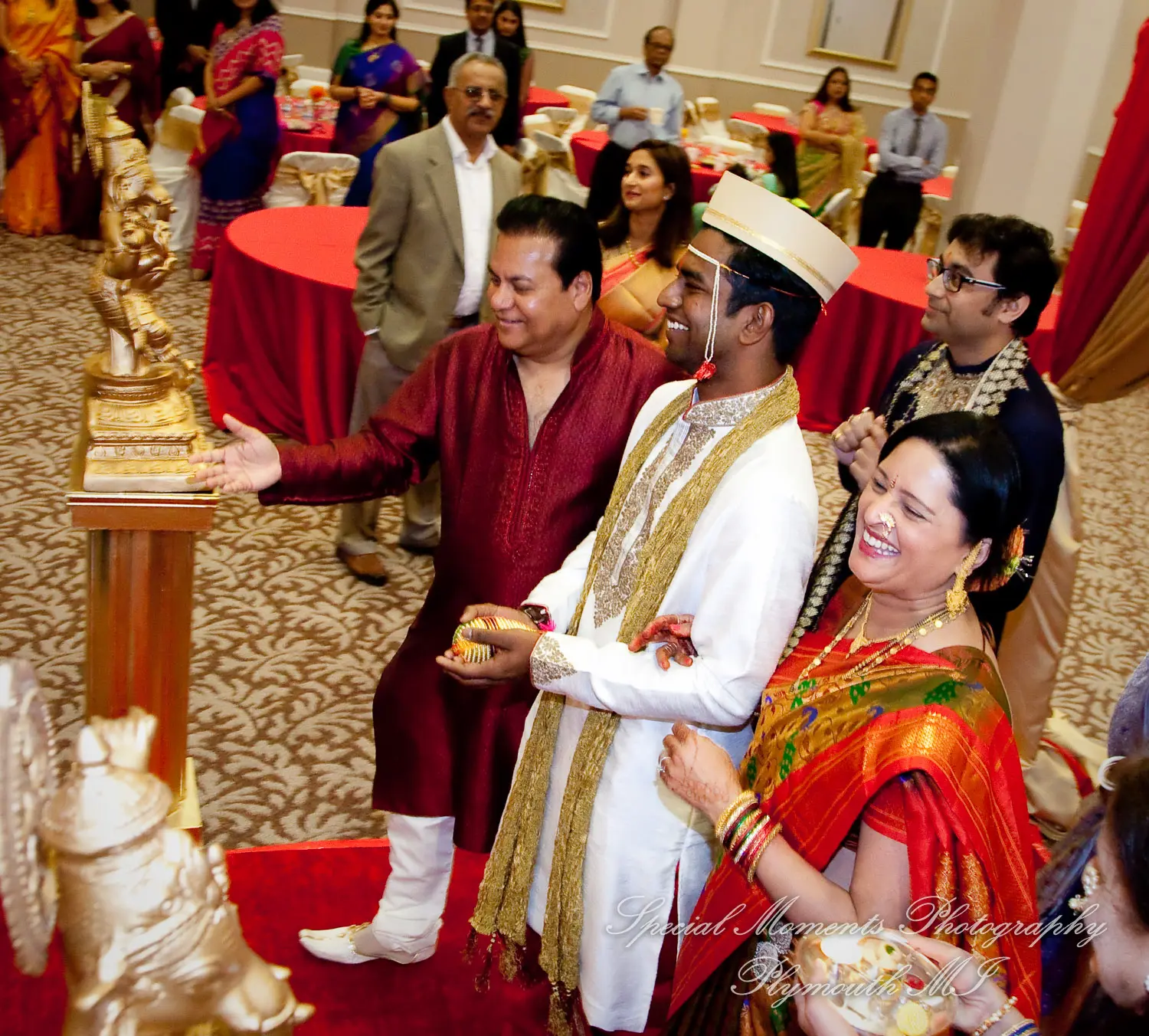 Bharatiya Temple Troy MI wedding photograph