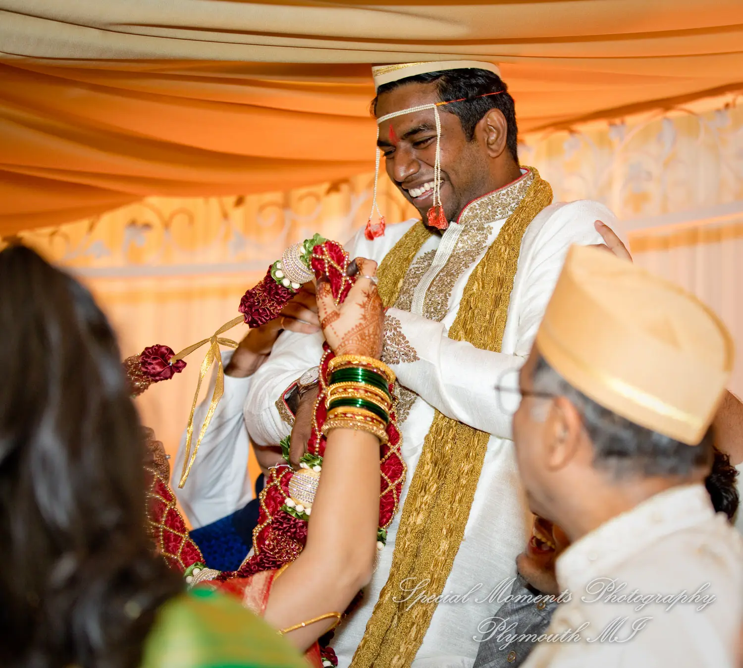 Bharatiya Temple Troy MI wedding photograph