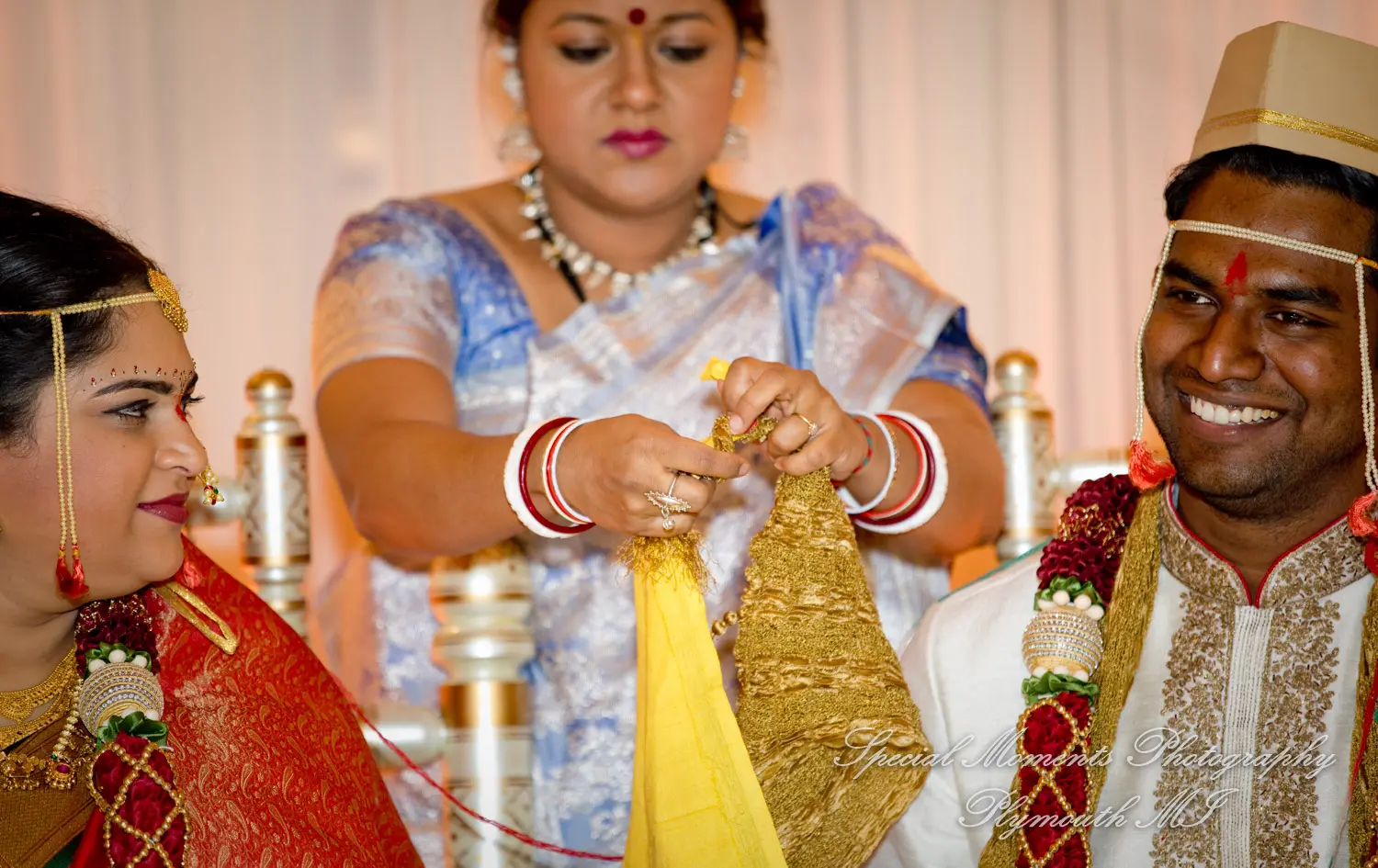 Bharatiya Temple Troy MI wedding photograph