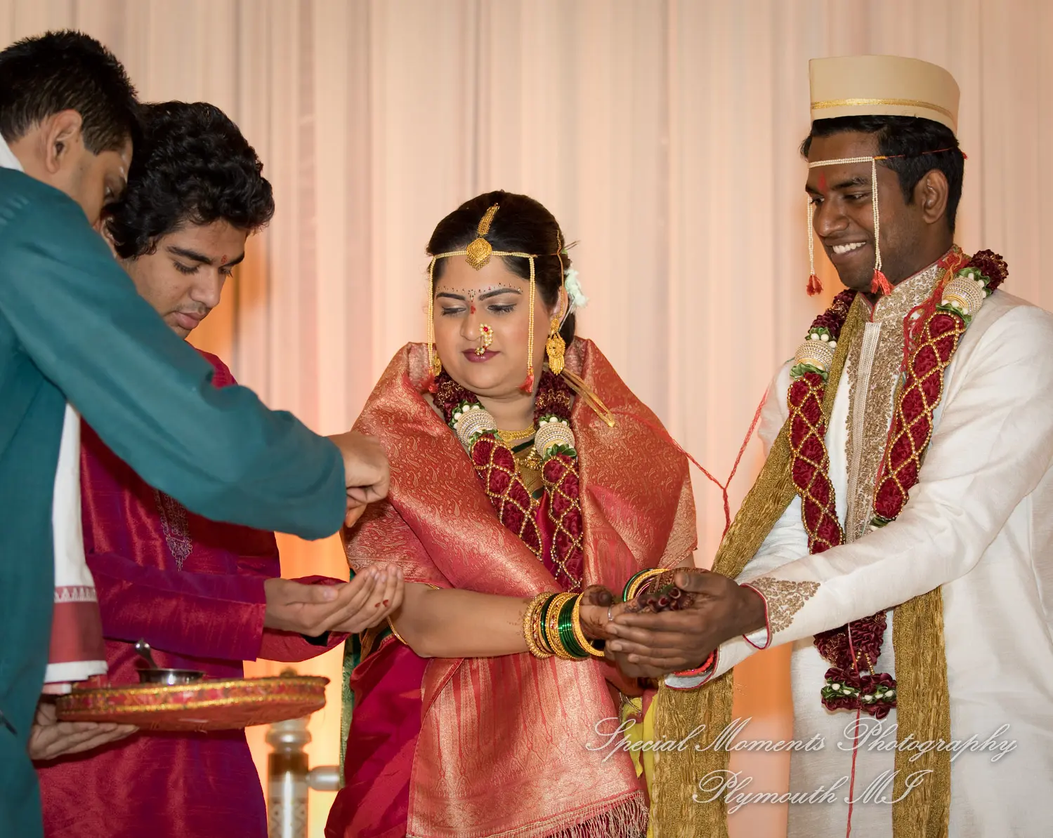 Bharatiya Temple Troy MI wedding photograph