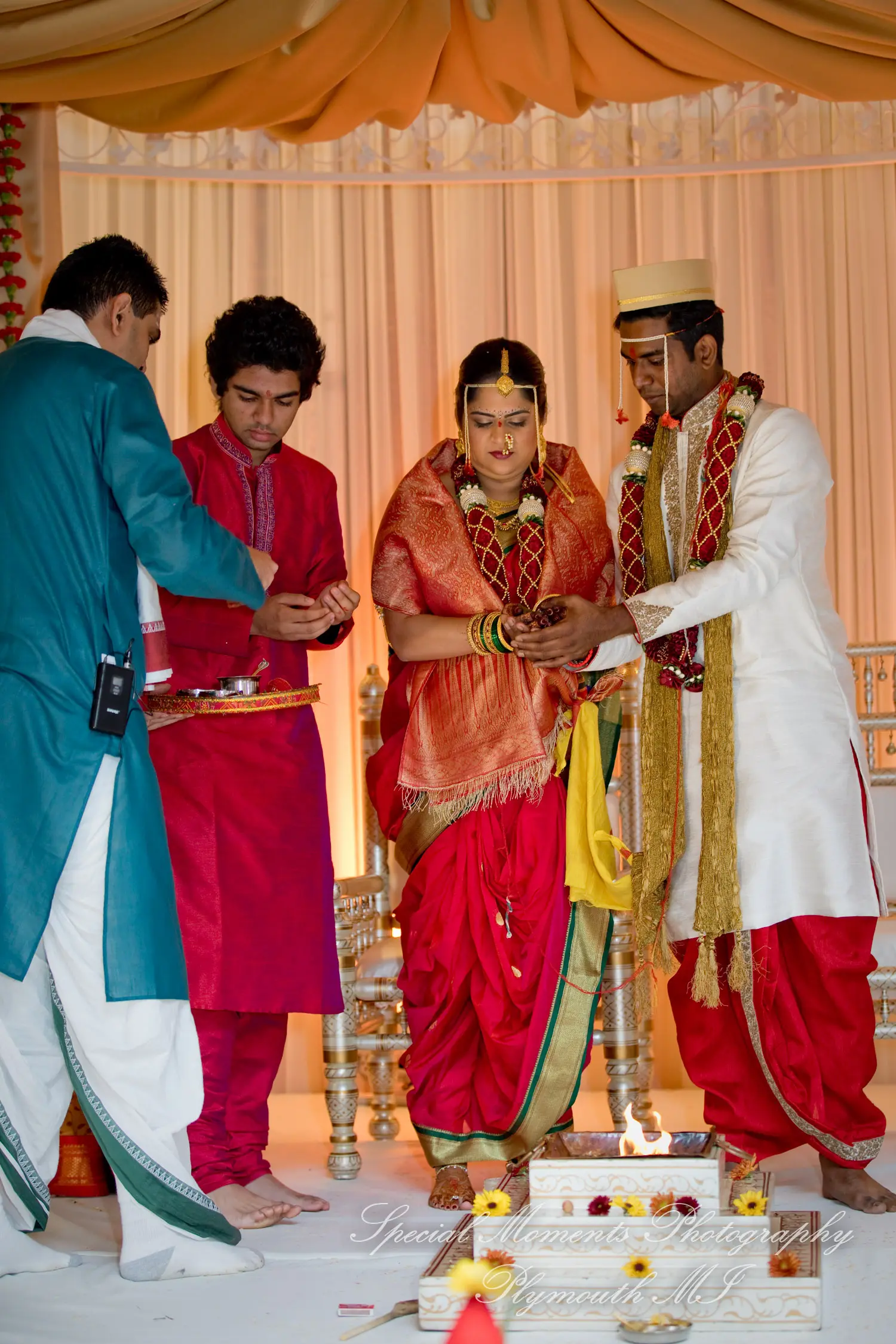 Bharatiya Temple Troy MI wedding photograph