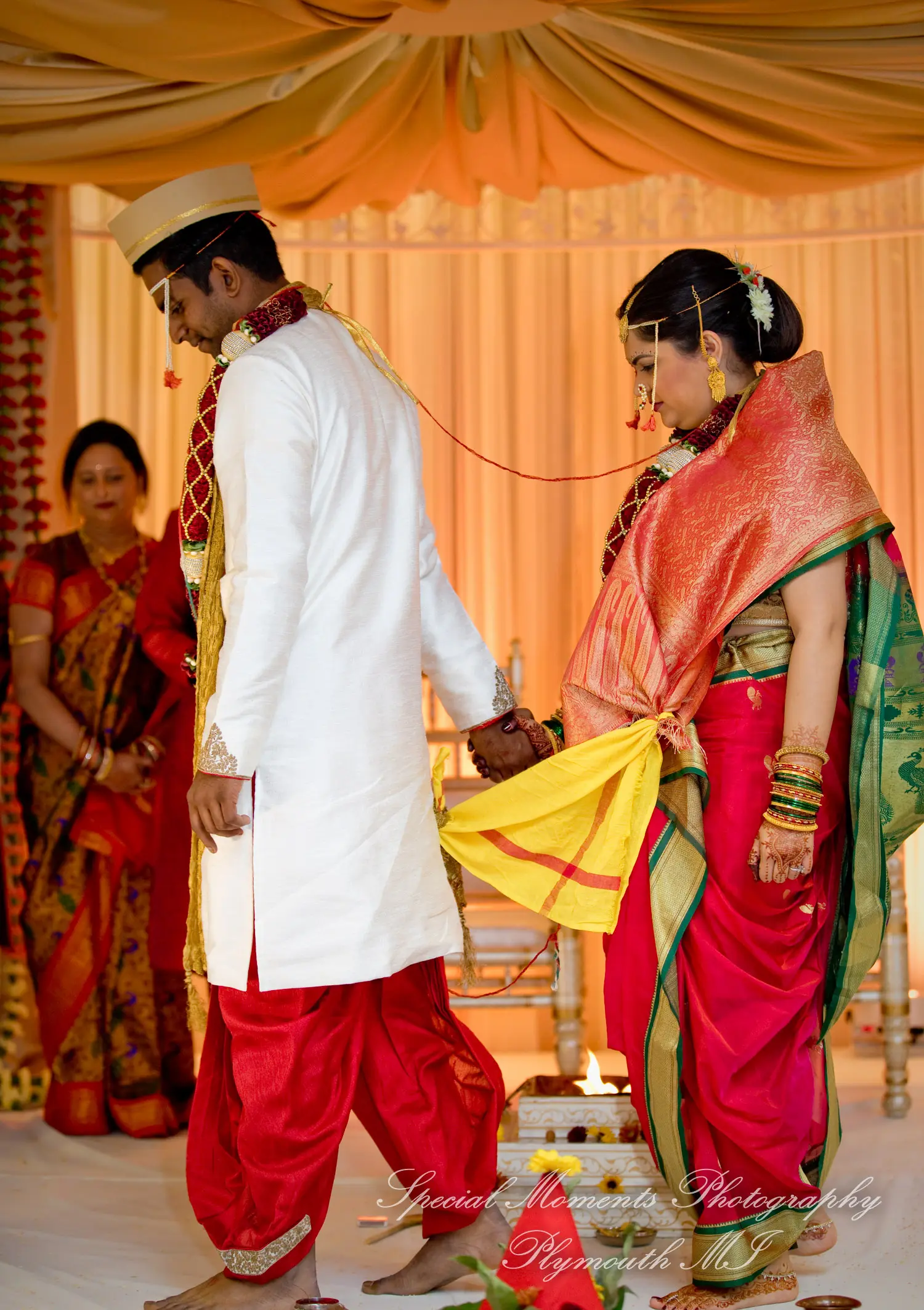 Bharatiya Temple Troy MI wedding photograph