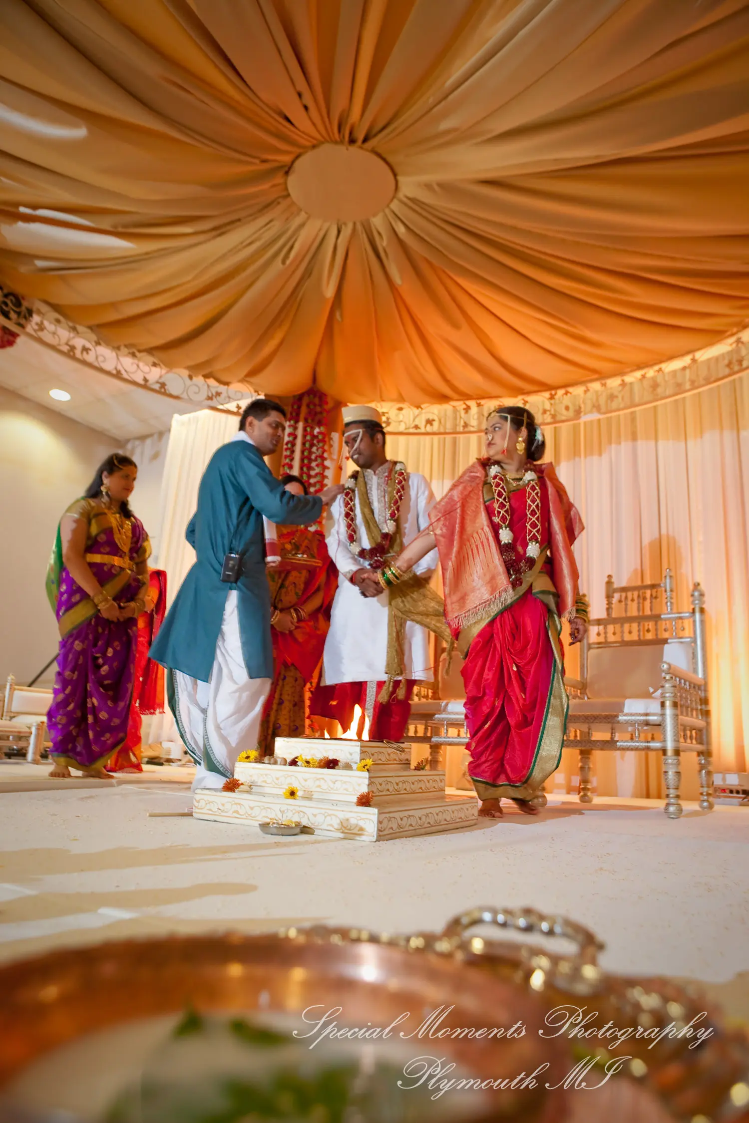 Bharatiya Temple Troy MI wedding photograph