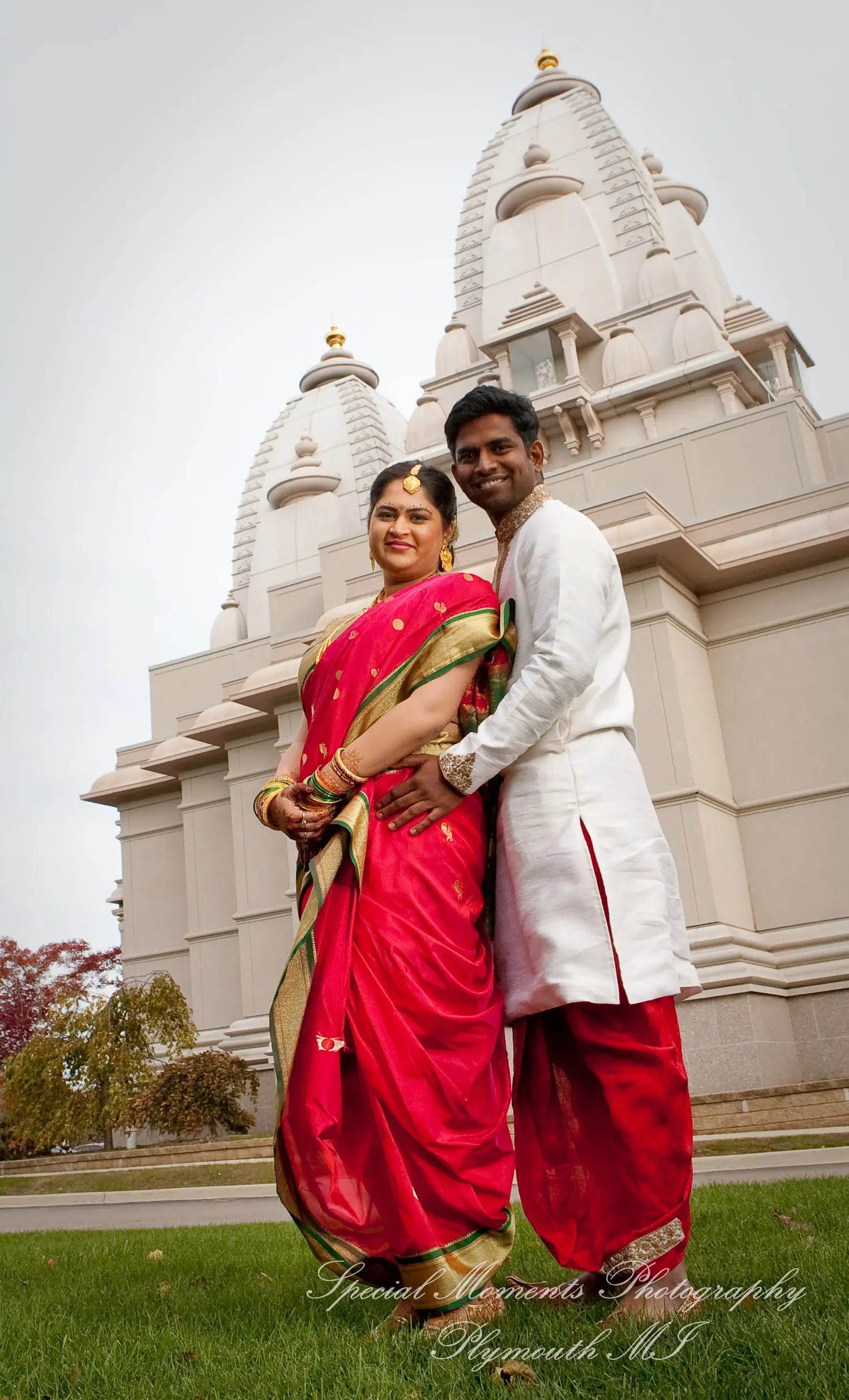 Bharatiya Temple Troy MI wedding photograph