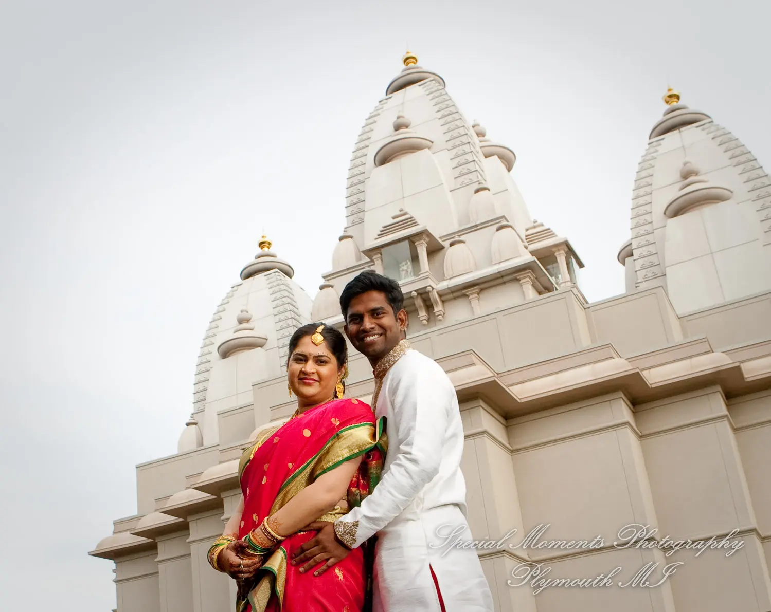 Bharatiya Temple Troy MI wedding photograph