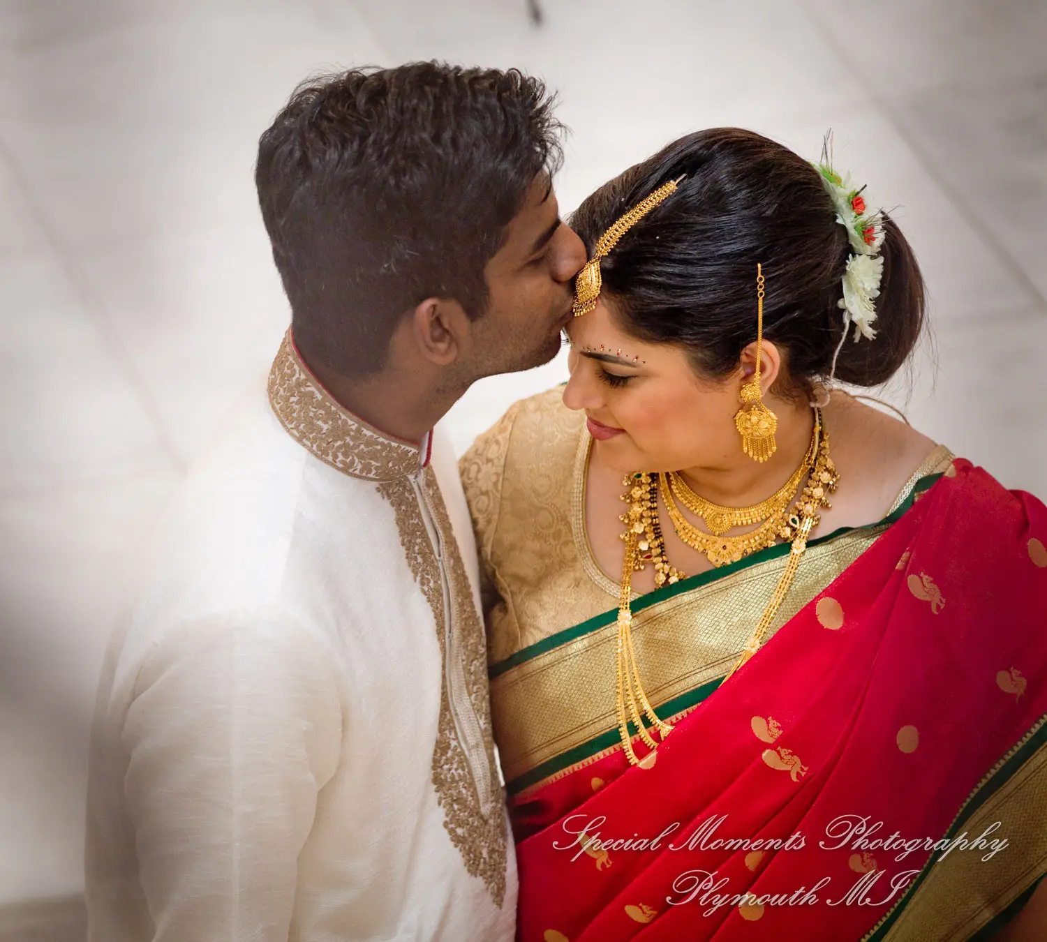 Bharatiya Temple Troy MI wedding photograph