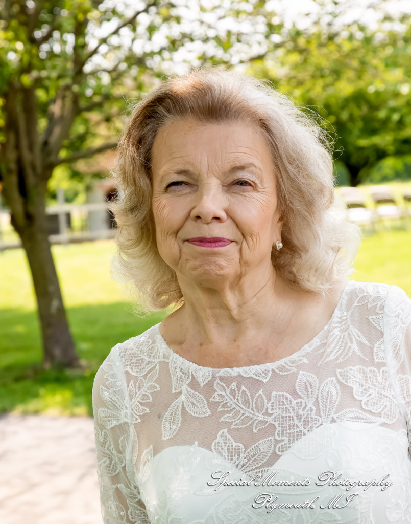 Home wedding Romulus MI photograph