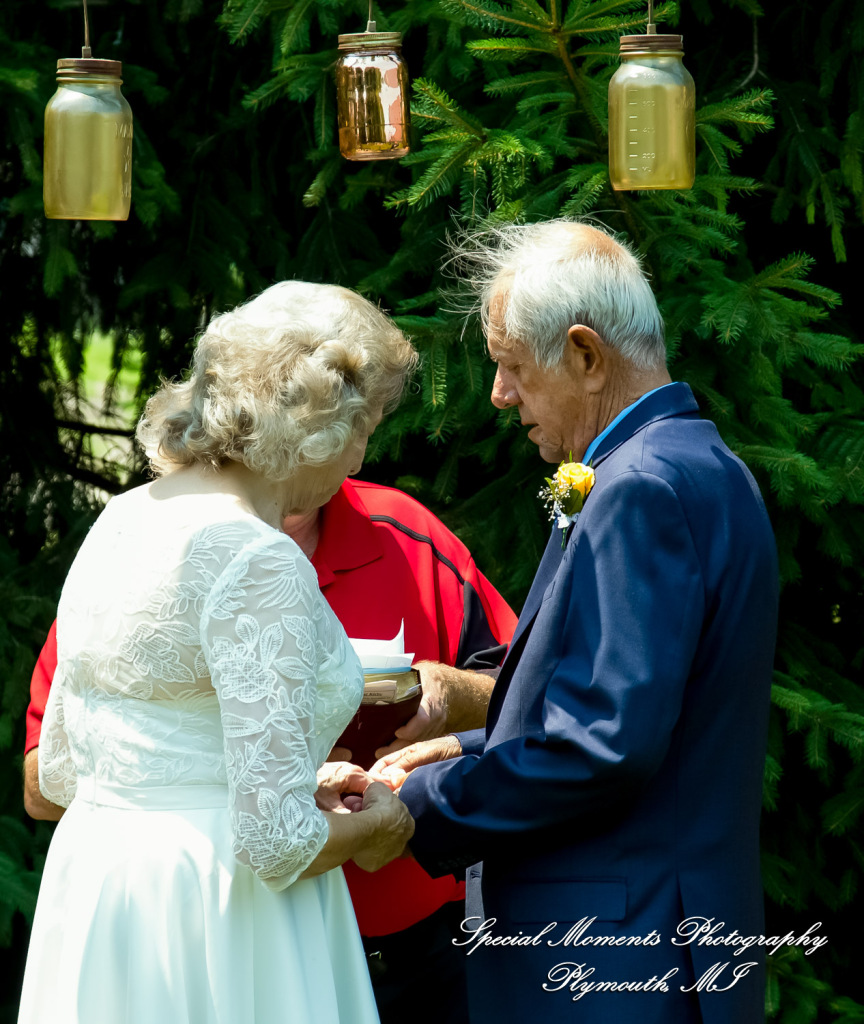 Home wedding Romulus MI photograph