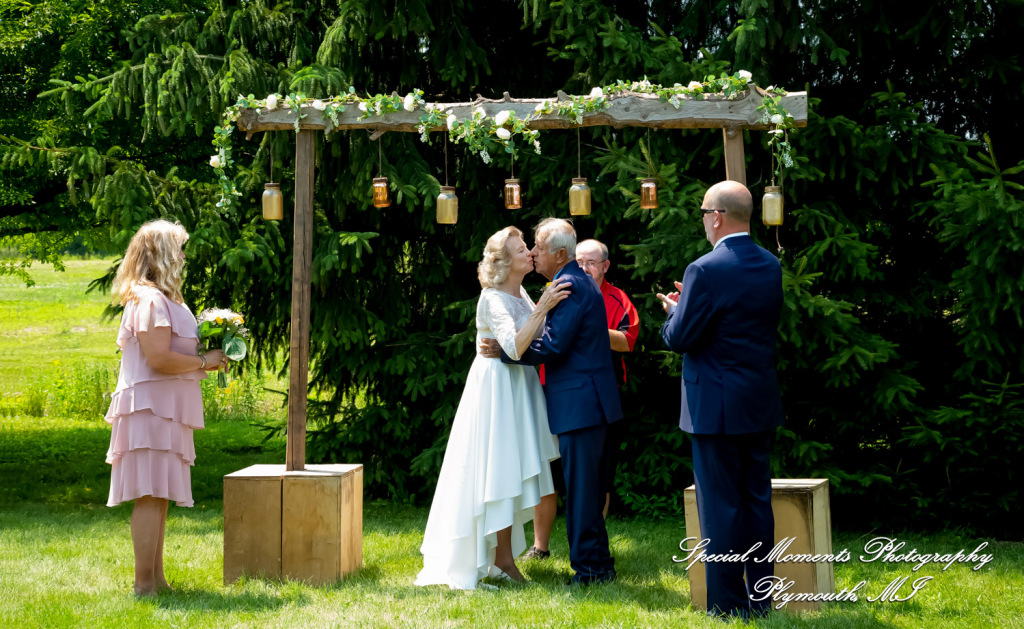 Home wedding Romulus MI photograph