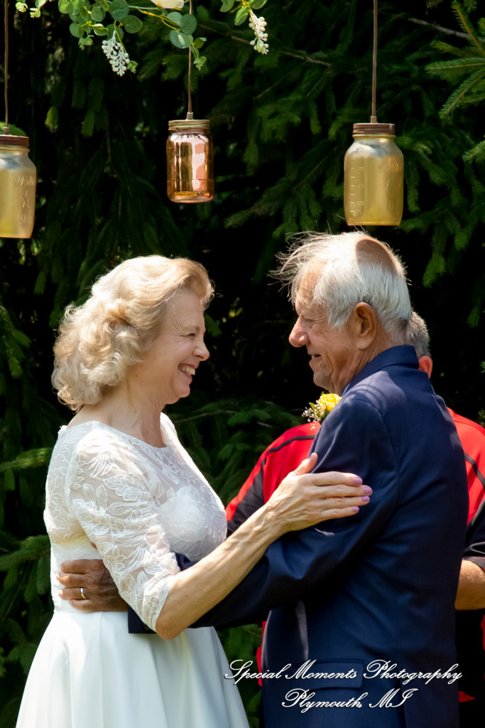 Home wedding Romulus MI photograph