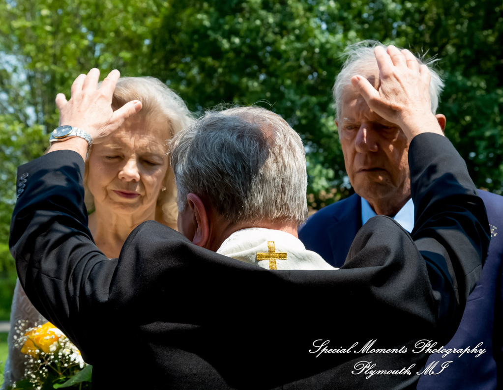 Home wedding Romulus MI photograph