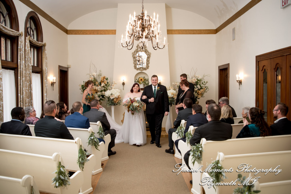 Sarah & Chad at Victoria Wedding Chapel Waterford MI wedding photograph