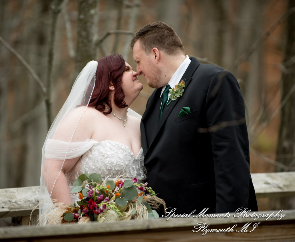 Sarah & Chad at Bloomfield Nature Preserve MI wedding photograph