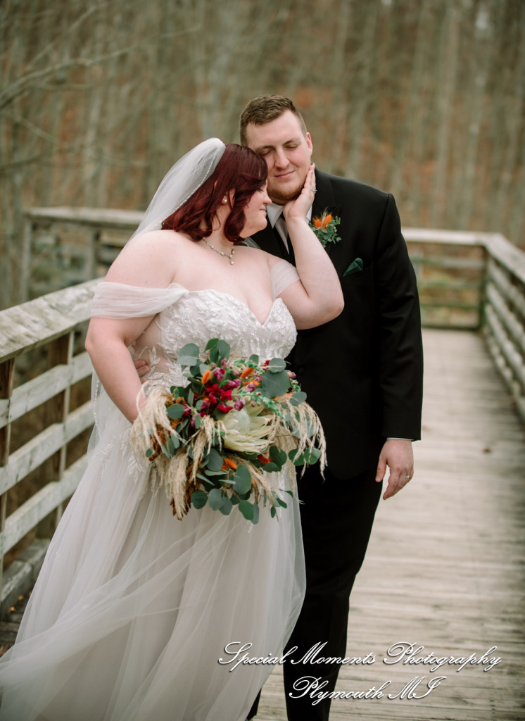Sarah & Chad at Bloomfield Nature Preserve MI wedding photograph