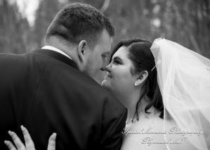 Sarah & Chad at Bloomfield Nature Preserve MI wedding photograph