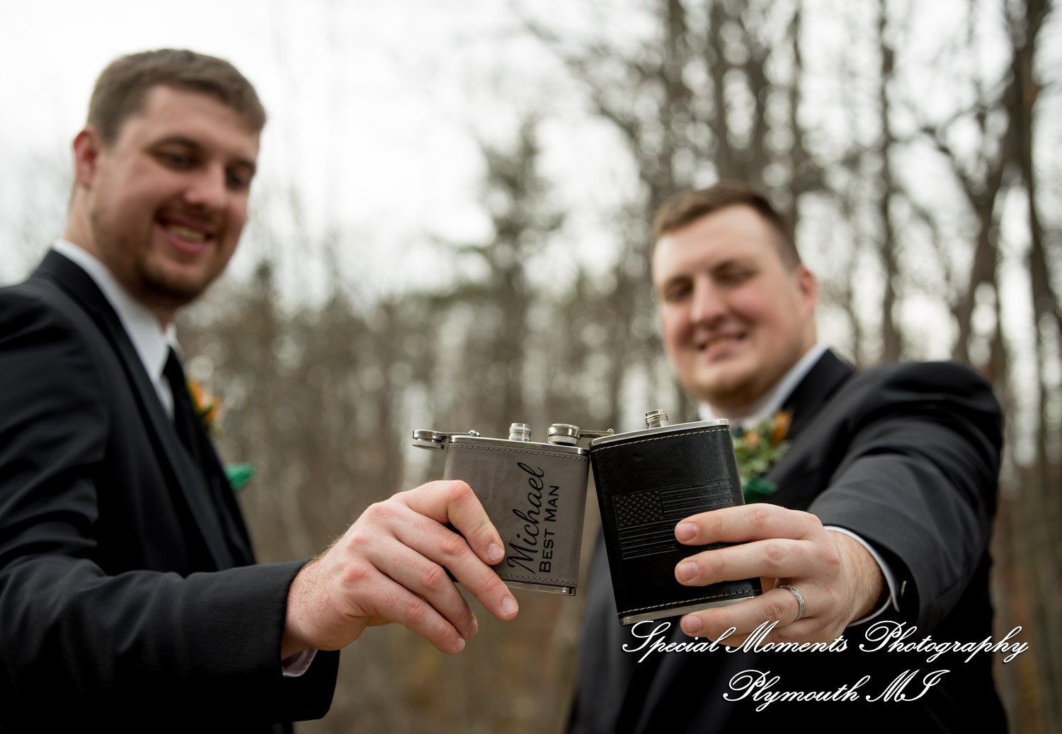 Sarah & Chad at Bloomfield Nature Preserve MI wedding photograph
