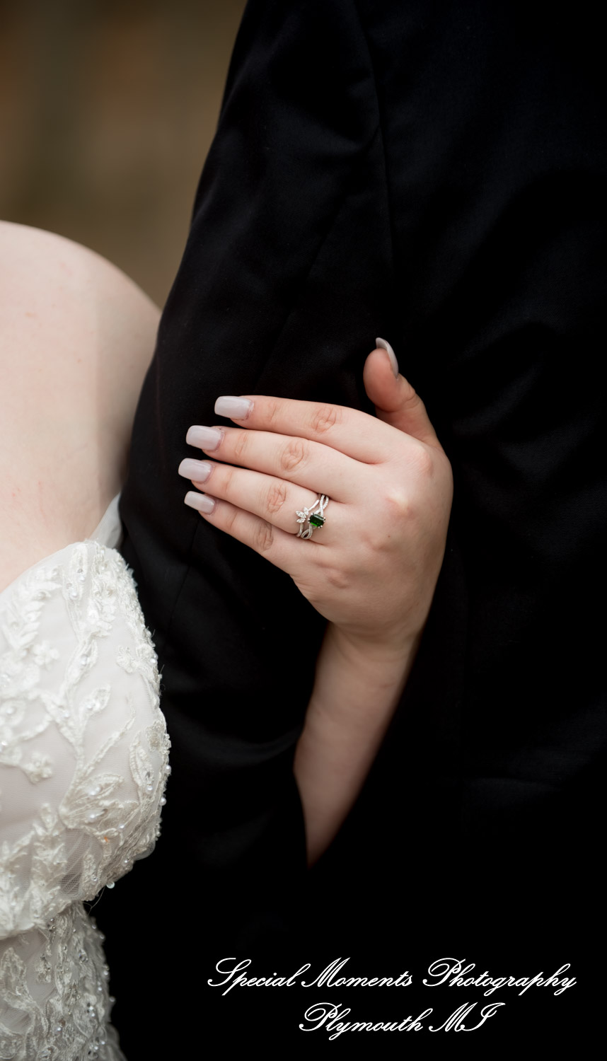 Sarah & Chad at Bloomfield Nature Preserve MI wedding photograph