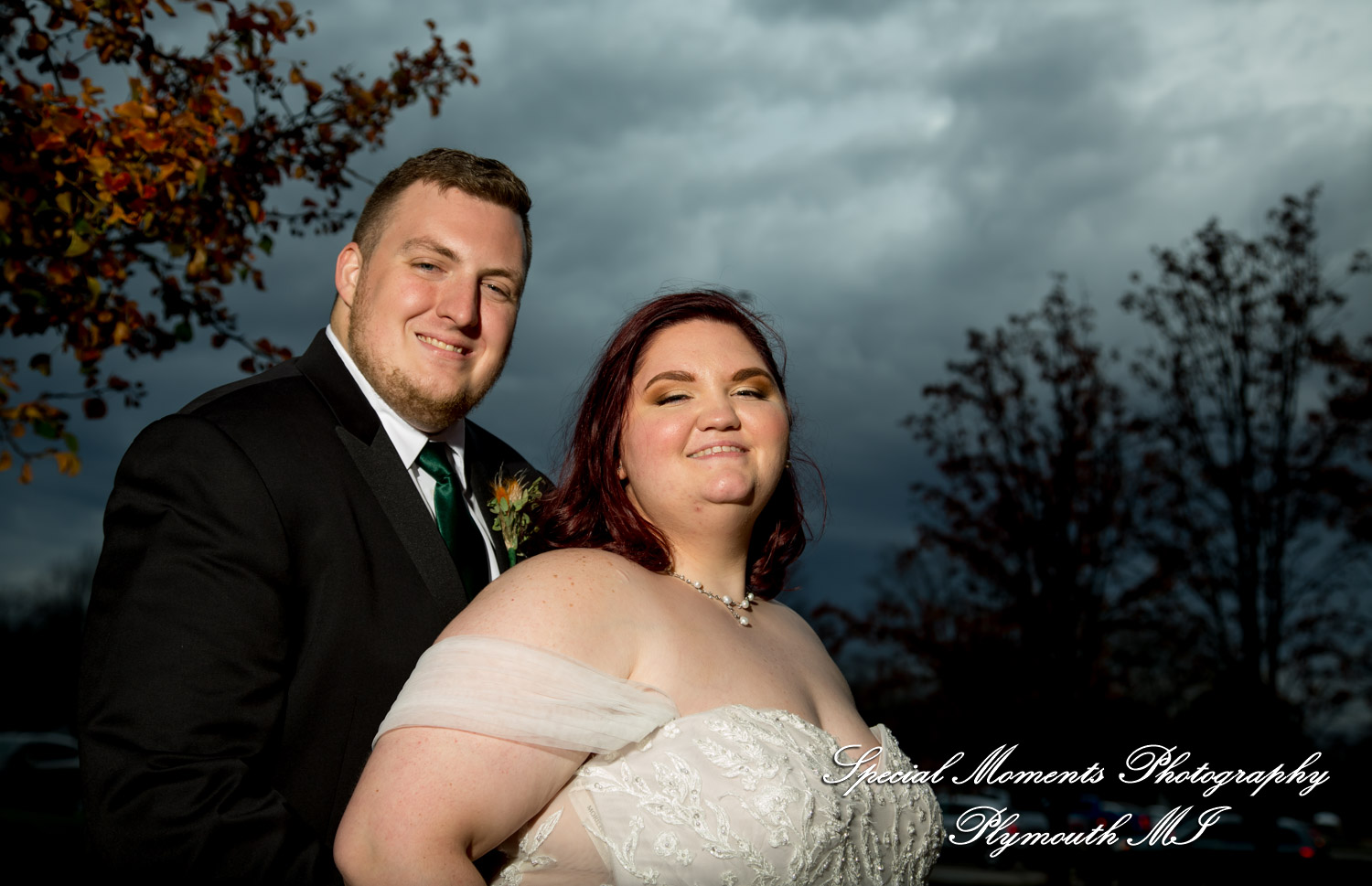 Sarah & Chad at Tina's Country House Macomb Township MI wedding photograph