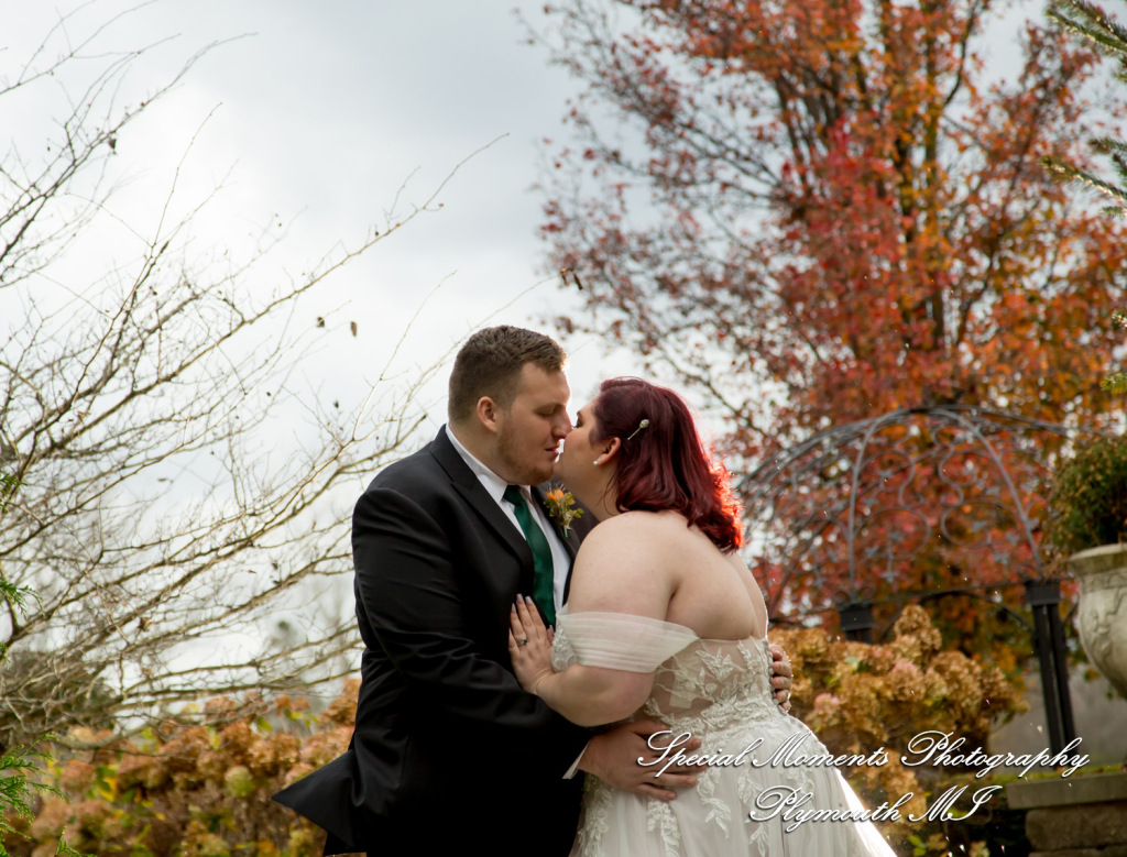 Sarah & Chad at Tina's Country House Macomb Township MI wedding photograph