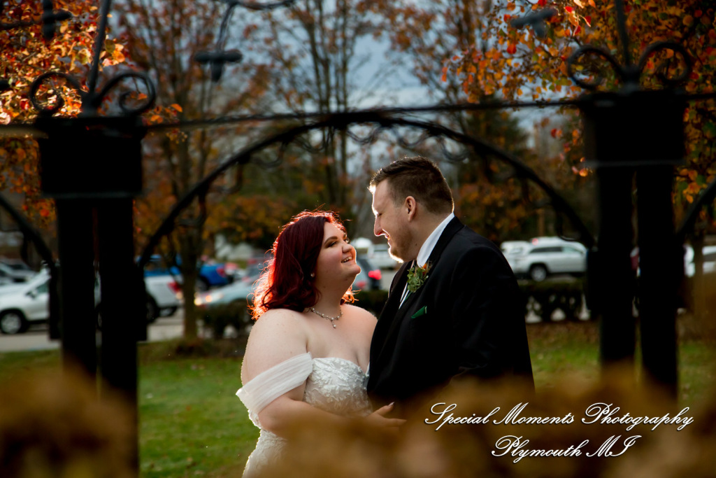 Sarah & Chad at Tina's Country House Macomb Township MI wedding photograph