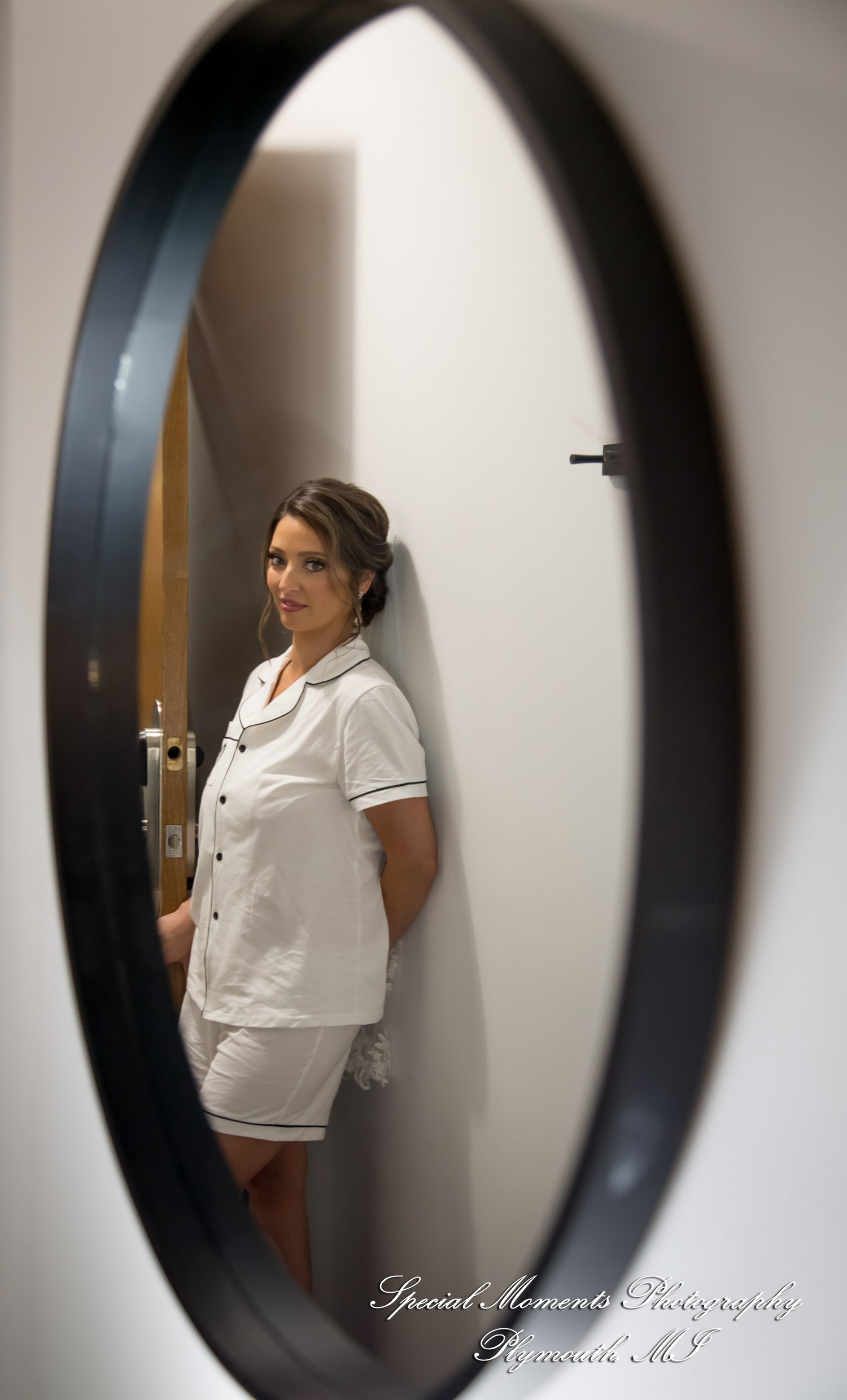 Reanna & Terrance at Sonder Gabriel Richard Hotel Detroit MI wedding photograph