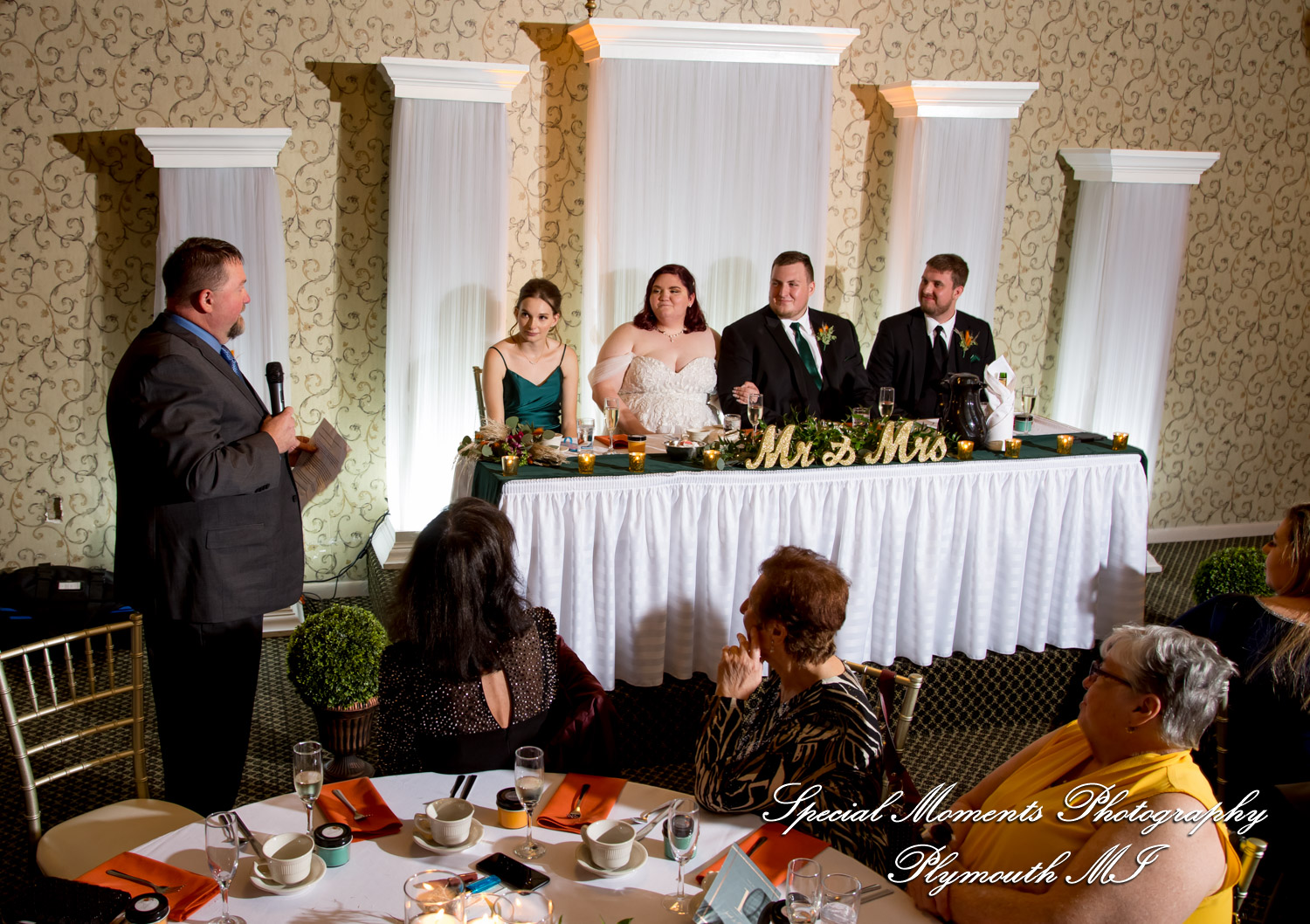 Sarah & Chad at Tina's Country House Macomb Township MI wedding photograph