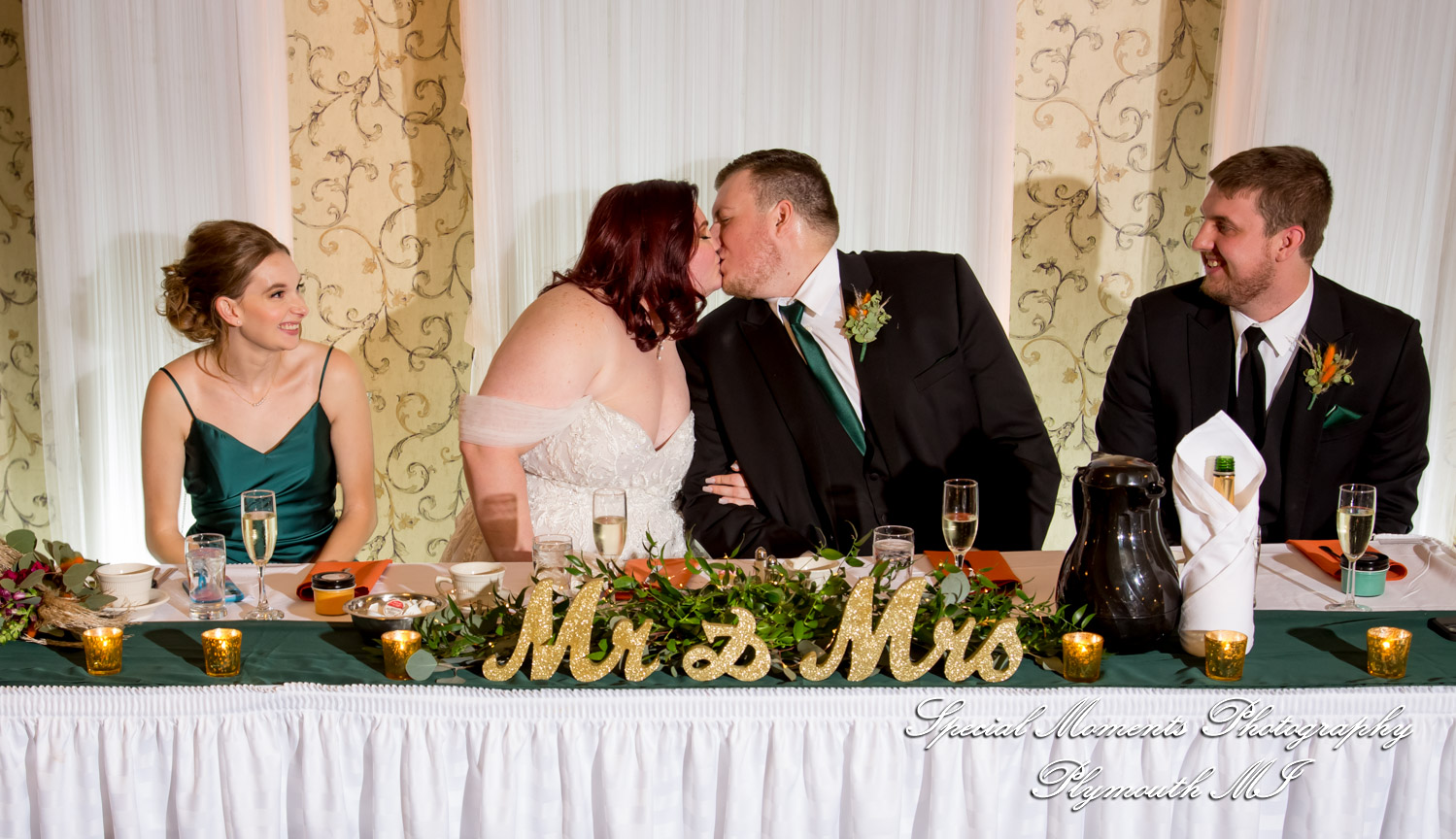 Sarah & Chad at Tina's Country House Macomb Township MI wedding photograph