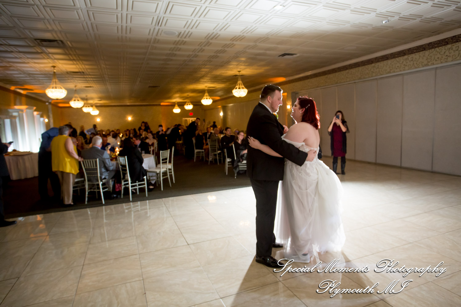Sarah & Chad at Tina's Country House Macomb Township MI wedding photograph