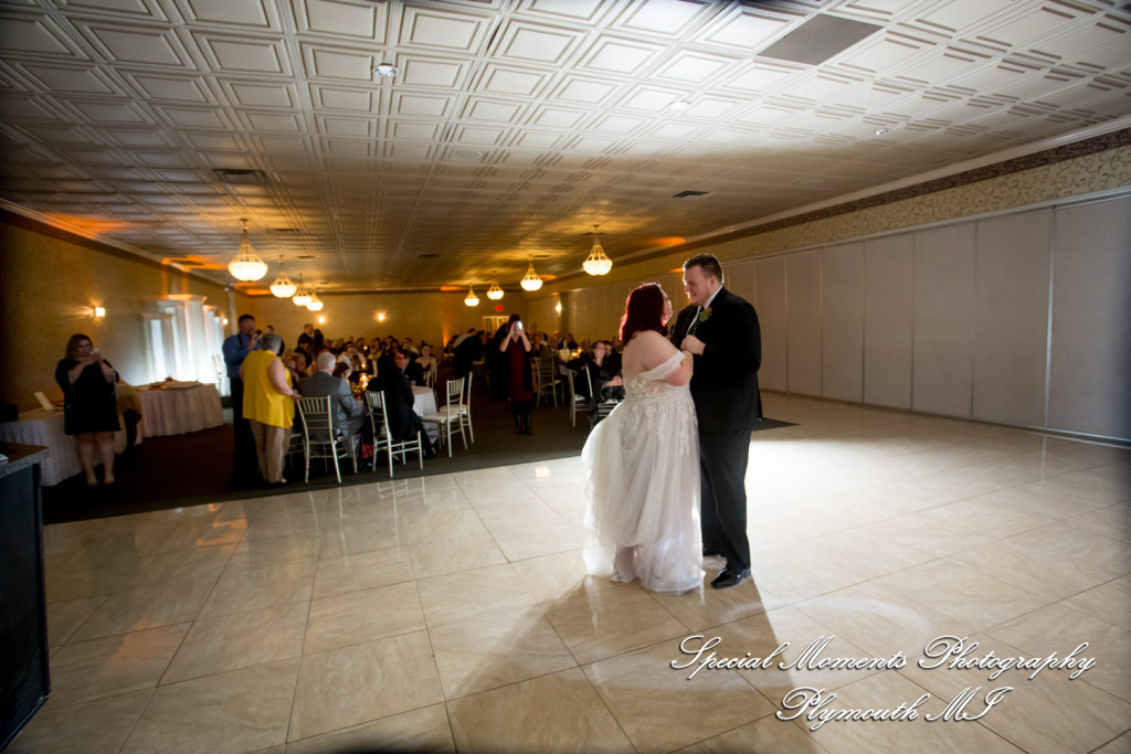 Sarah & Chad at Tina's Country House Macomb Township MI wedding photograph