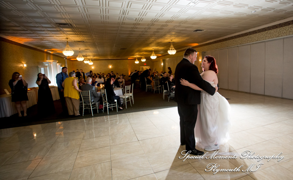 Sarah & Chad at Tina's Country House Macomb Township MI wedding photograph