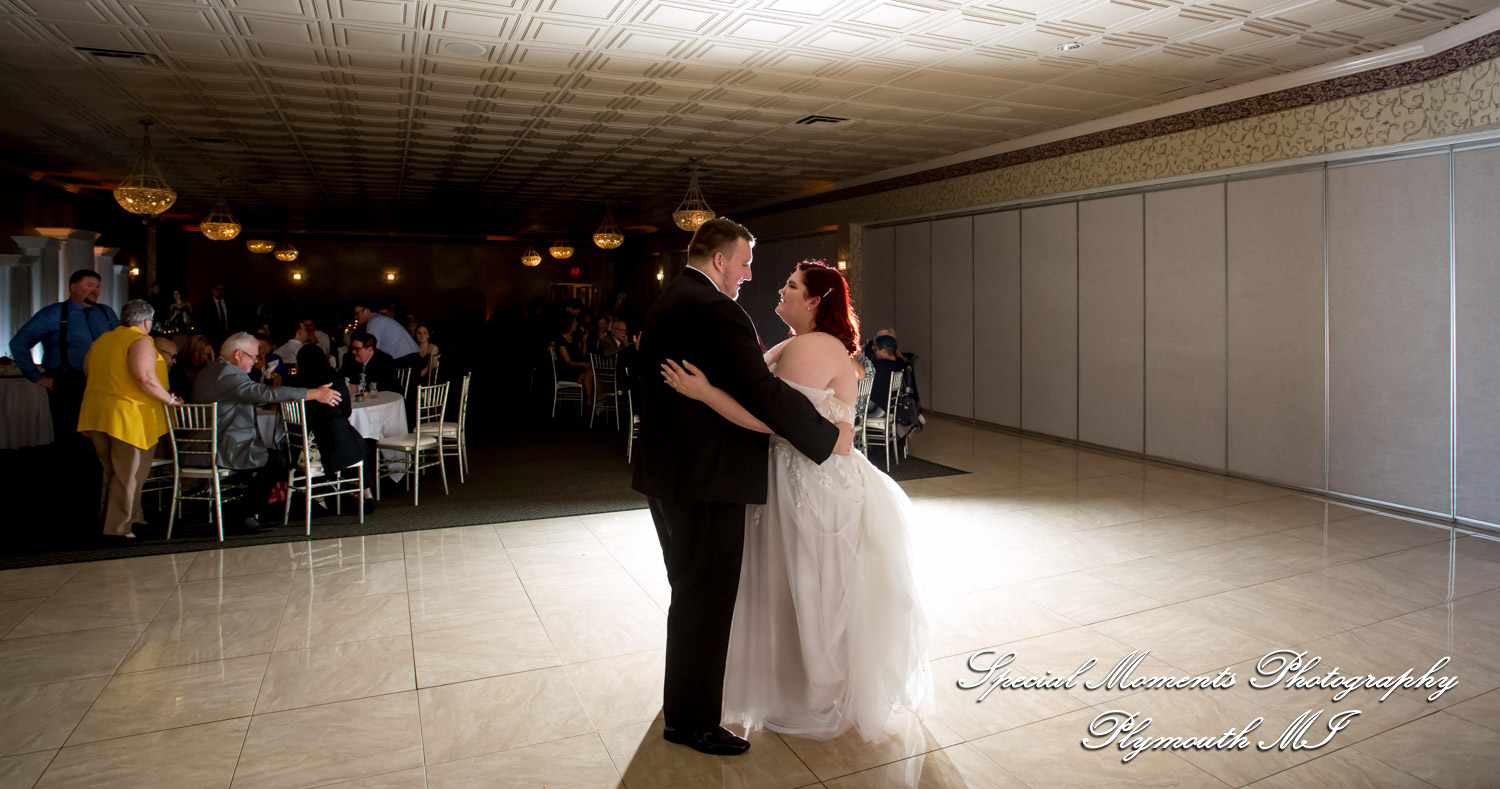 Sarah & Chad at Tina's Country House Macomb Township MI wedding photograph