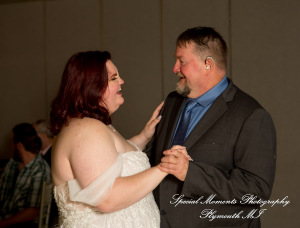 Sarah & Chad at Tina's Country House Macomb Township MI wedding photograph