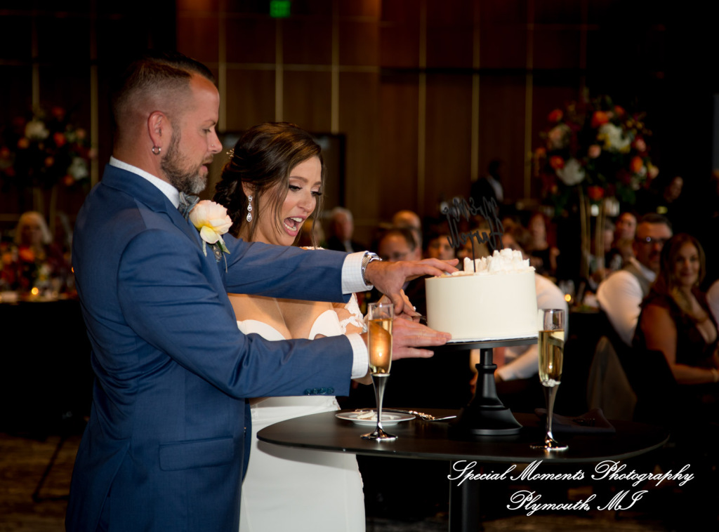 Reanna & Terrance at Elevate at One Campus Martius Detroit MI wedding photograph