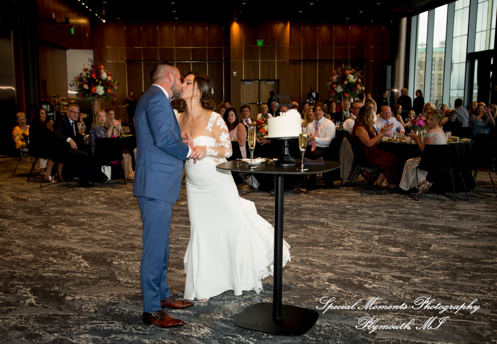 Reanna & Terrance at Elevate at One Campus Martius Detroit MI wedding photograph