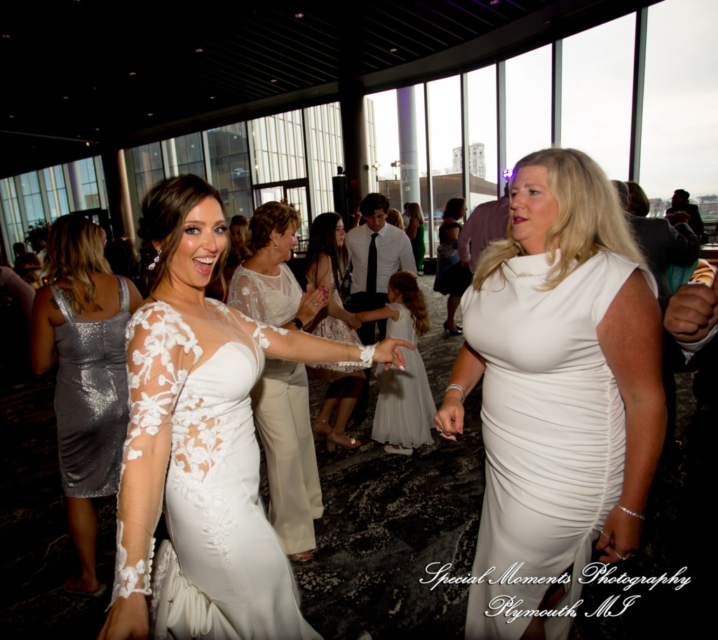 Reanna & Terrance at Elevate at One Campus Martius Detroit MI wedding photograph