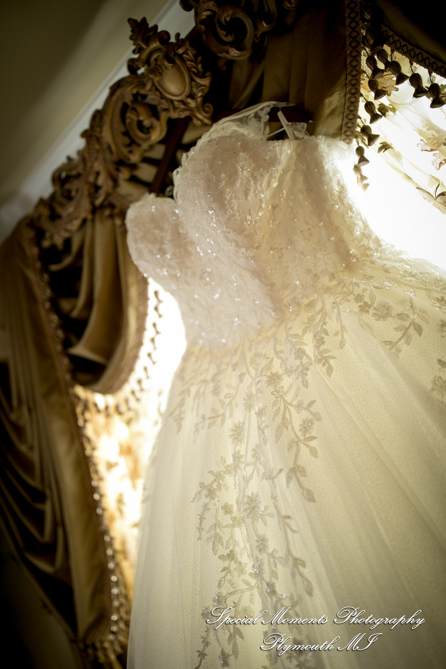 Heather & Cody at White House Wedding Chapel Warren MI wedding photograph