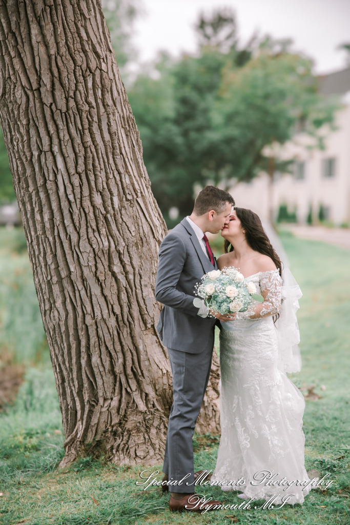 Natasha & Daniel at Sylvan Lake Community Center Sylvan Lake MI wedding photograph