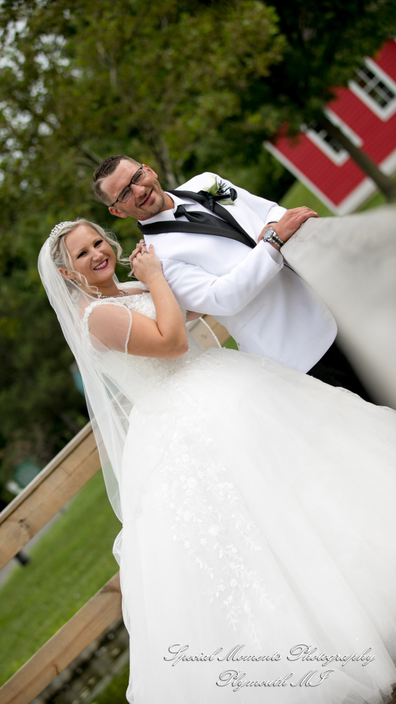 Heather & Cody at Arnaldo's Banquet Center Riverview MI wedding photograph