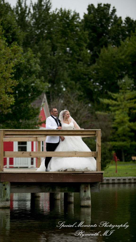 Heather & Cody at Arnaldo's Banquet Center Riverview MI wedding photograph