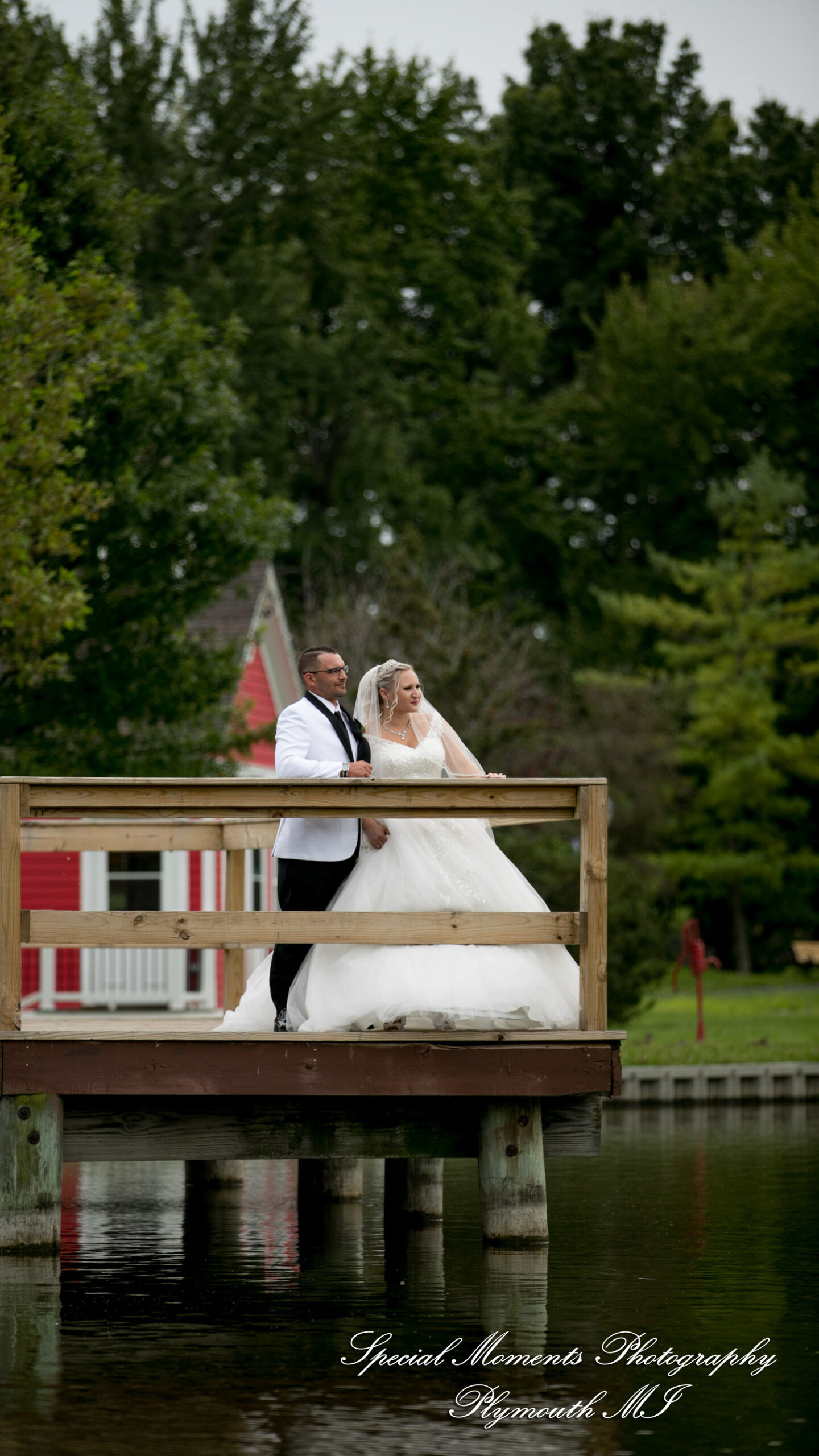 Heather & Cody at Arnaldo's Banquet Center Riverview MI wedding photograph