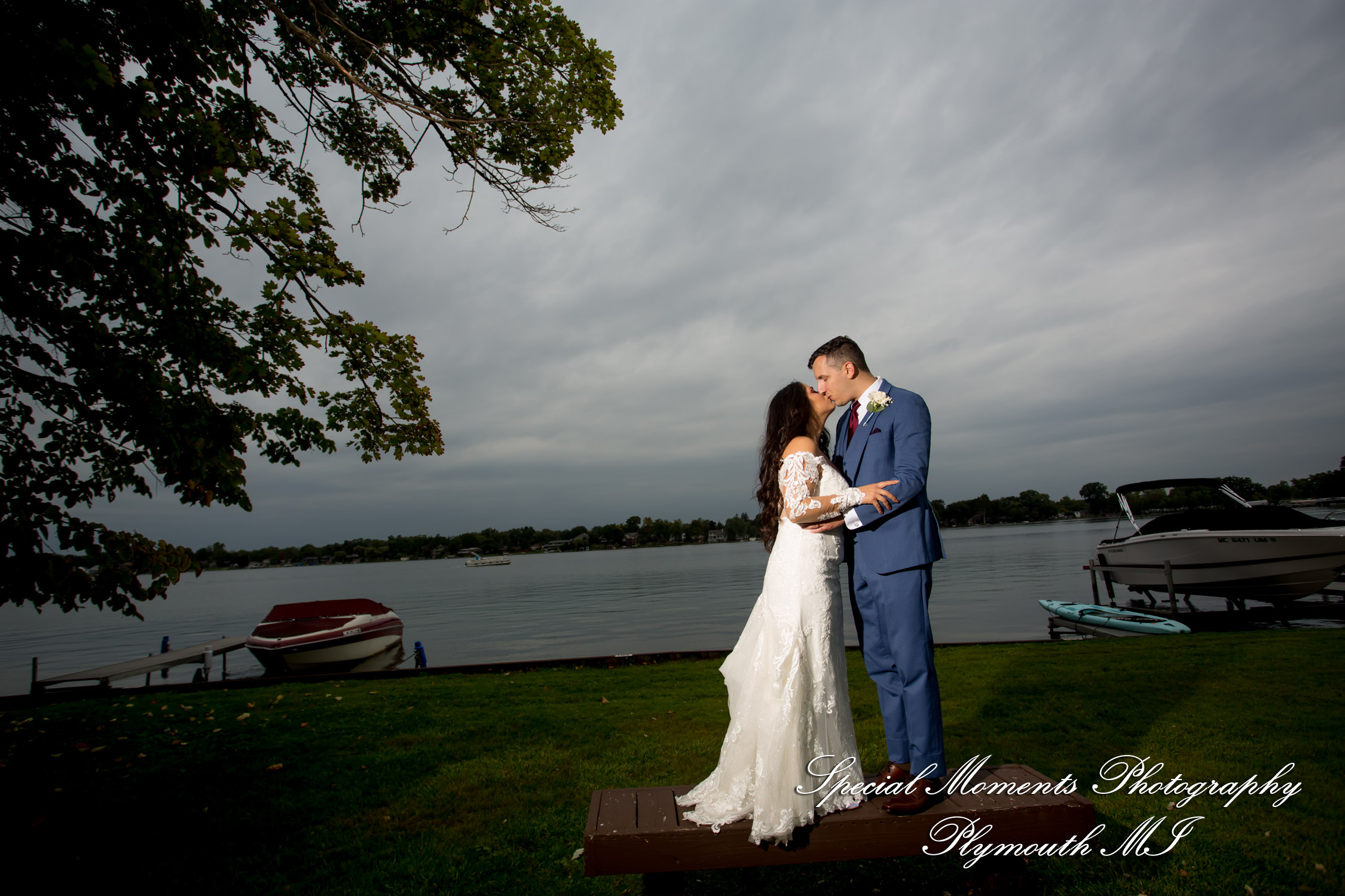 Natasha & Daniel at Sylvan Lake Community Center Sylvan Lake MI wedding photograph